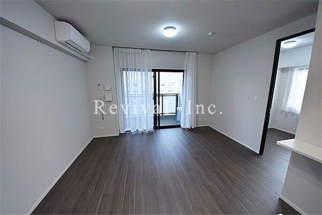 居室・リビング　高級感あるリビングでございます