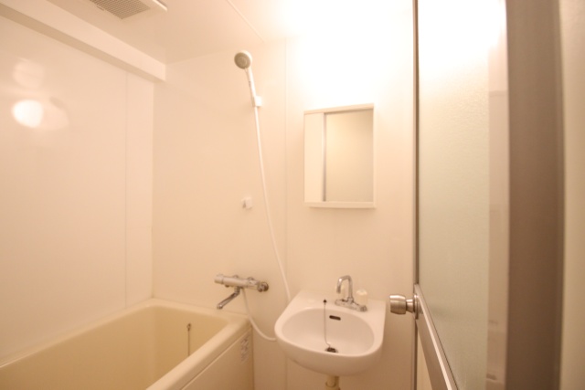 バス・シャワールーム　別室の参考写真です。※現況優先