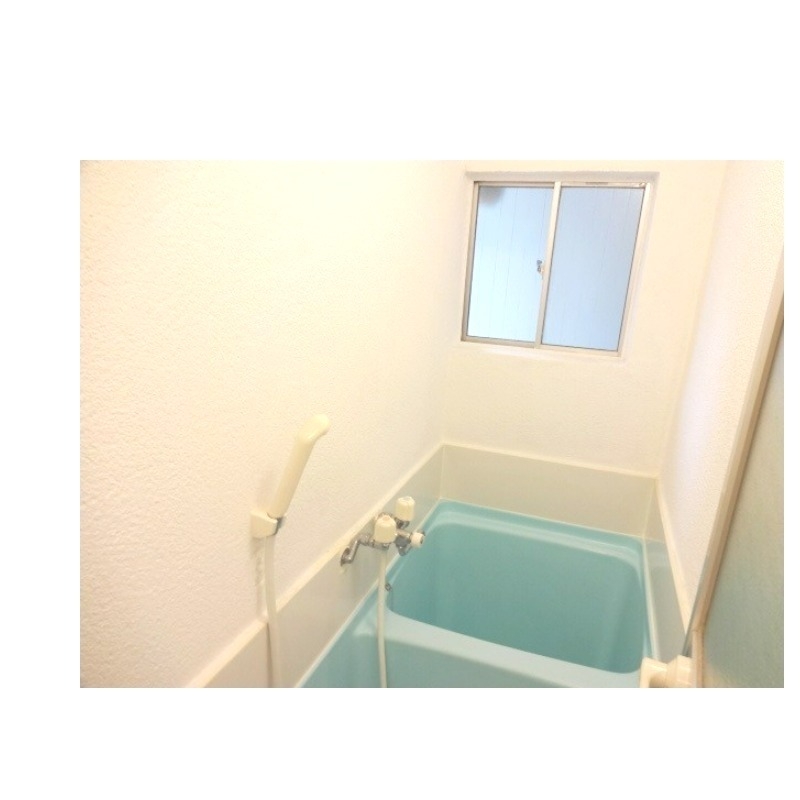 バス・シャワールーム　お風呂に窓があるのはポイントが大きいですよね！
