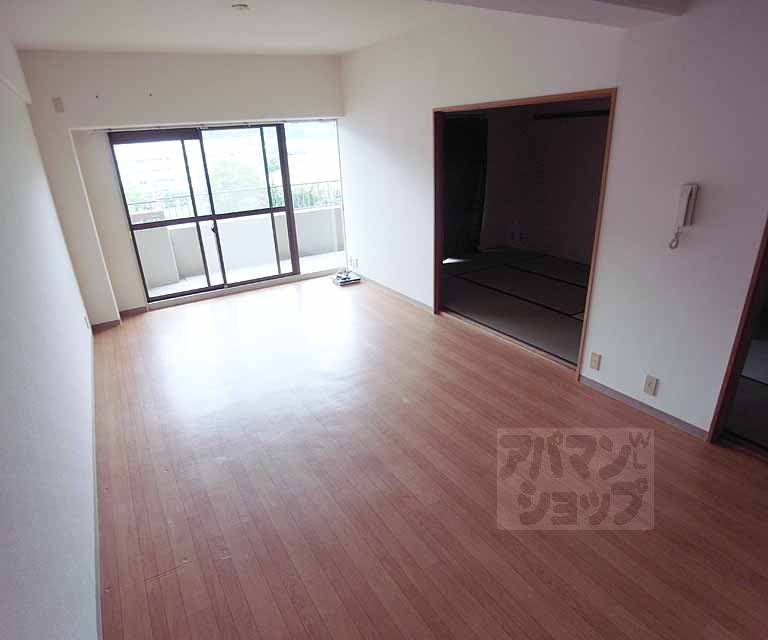 居室・リビング　１３帖のＬＤＫです！