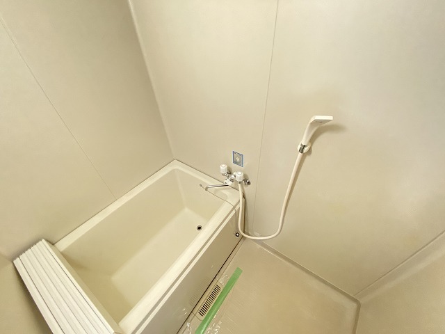 バス・シャワールーム　きれいにリフォームされています！