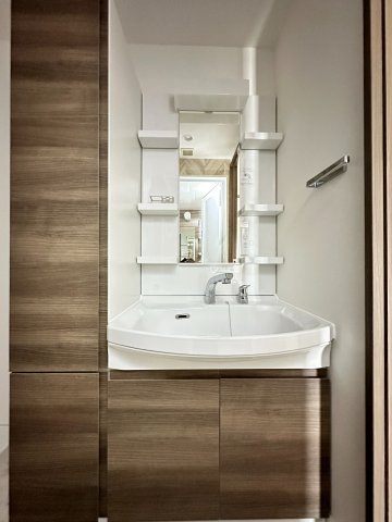 洗面設備　同型反転