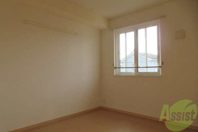 その他部屋・スペース　フローリングなので、ベッドも置けちゃいます。