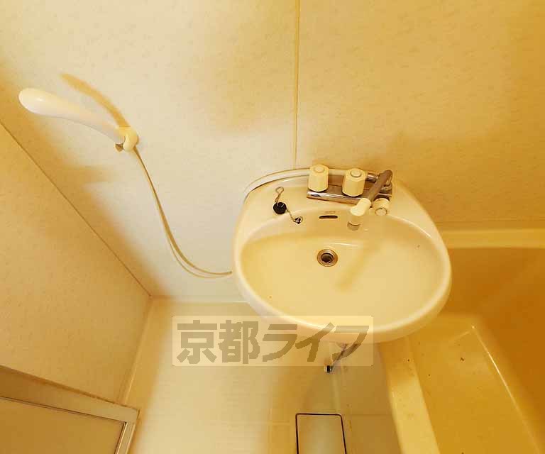 洗面設備　お風呂についています