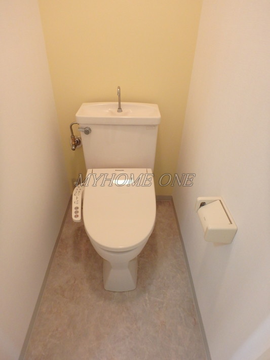 トイレ　温水洗浄便座