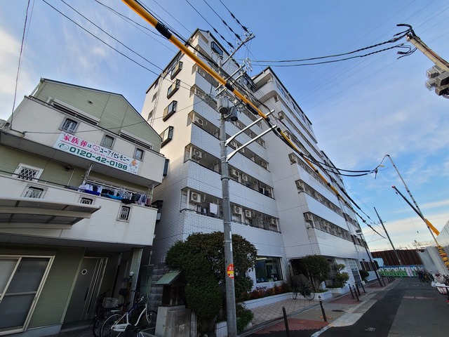 建物外観　シンプルなデザインの外観です