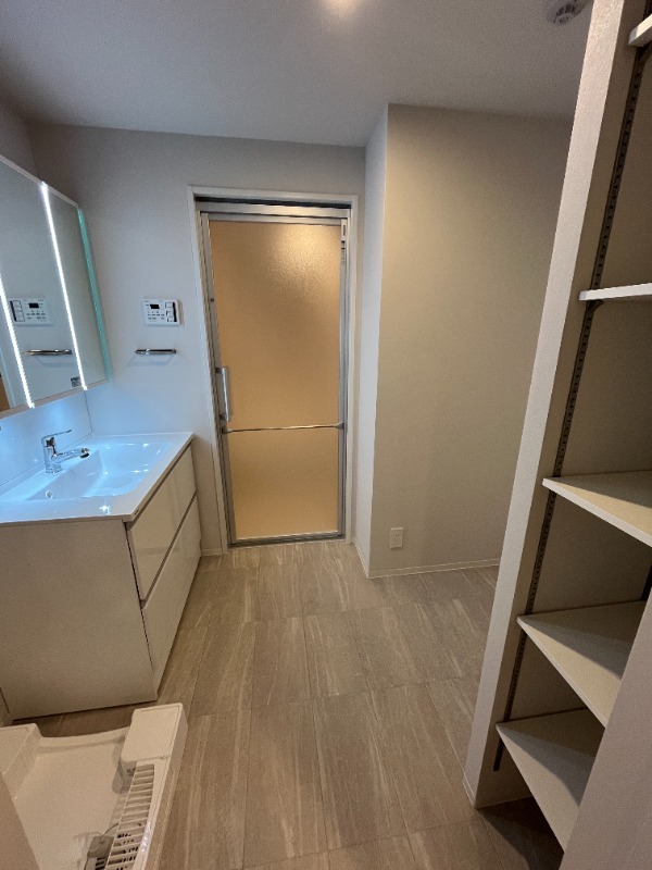 玄関　インシグニア渡辺通