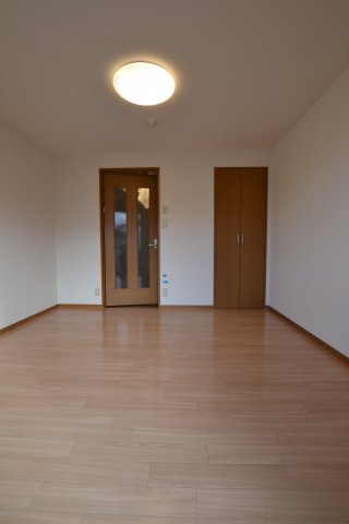 居室・リビング　別号室の画像です。ご参考下さい