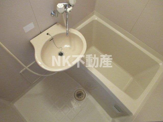 バス・シャワールーム　落ち着いた空間のお風呂です