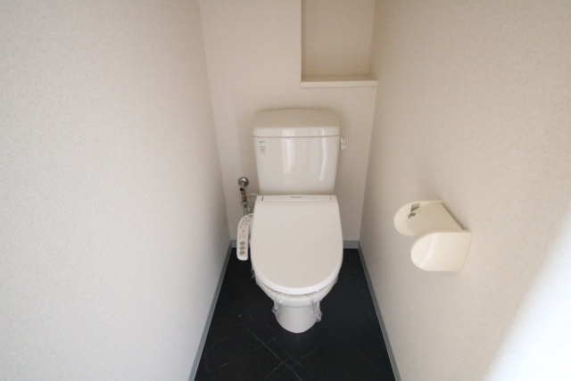 トイレ　※別室の参考写真の為、現況優先です。