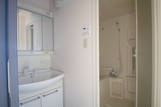 洗面設備　※別室の参考写真の為、現況優先です。