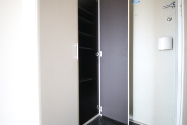 玄関　※別室の参考写真の為、現況優先です。