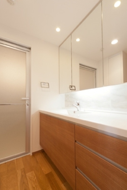 洗面設備　※写真は同タイプ住戸です。