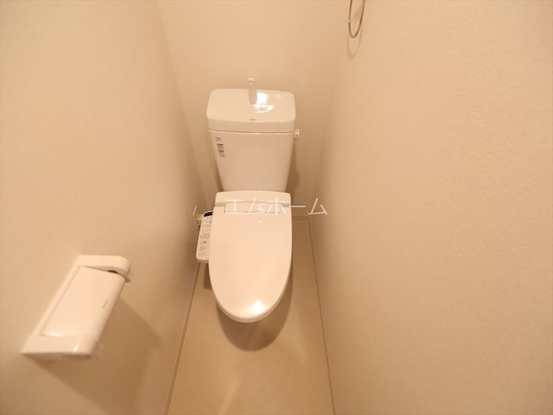 トイレ　温水洗浄暖房便座付トイレ