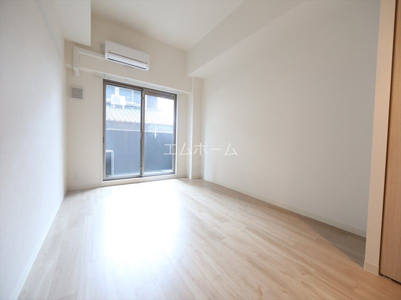 バルコニー　洋室7.6帖　クローゼット付（収納充実してます）