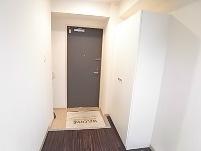 玄関　同一物件別部屋写真