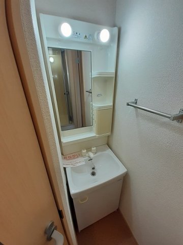 洗面設備　脱衣スペースもあります
