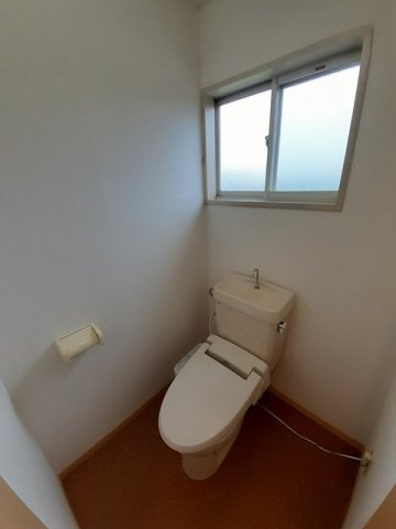 トイレ　落ち着いたトイレです