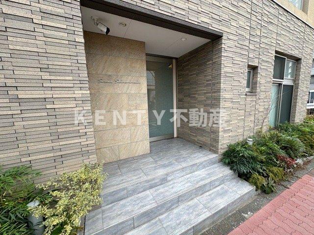 洗面設備　ゆったりとスペースのある洗面所