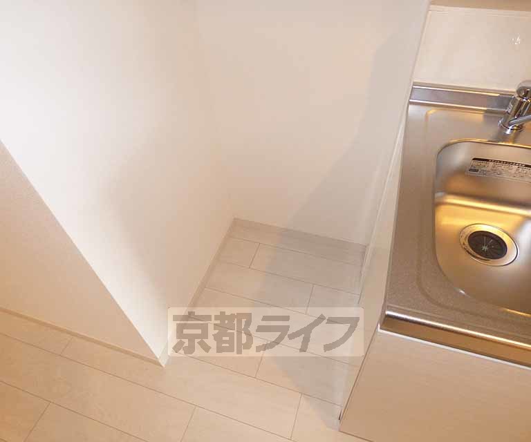 その他部屋・スペース　シンク横に冷蔵庫が置けます。