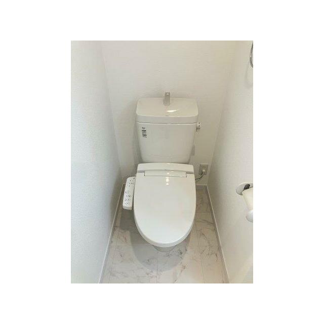 トイレ　写真は同施工のものになります。