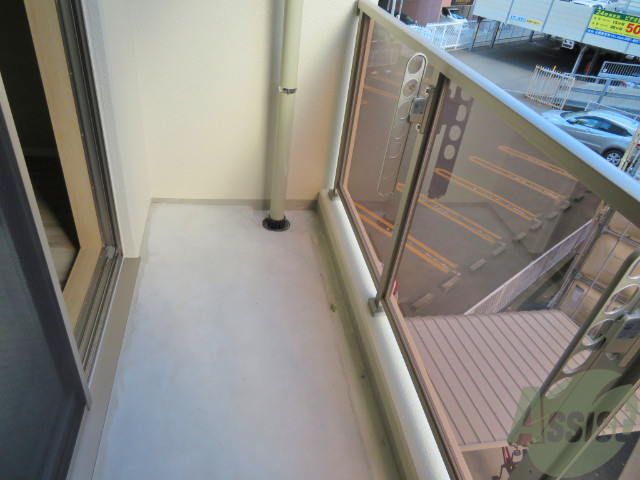 バルコニー　こちらのＢるコニーは、お洗濯物が干せる広さです。