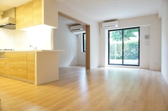 居室・リビング　同タイプのお写真です