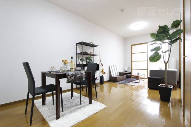 居室・リビング　１００３号室