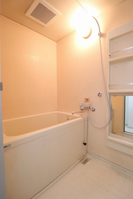 バス・シャワールーム　日々の暮らしに欠かせないお風呂です