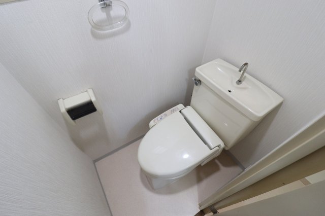 トイレ　落ち着いたトイレです