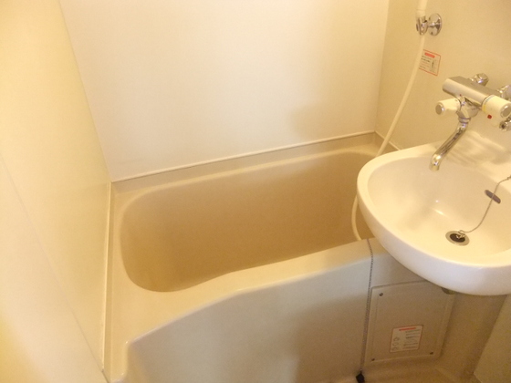 バス・シャワールーム　※他号室の写真です。