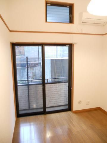 居室・リビング　★日大学生お勧め物件！広いロフト付き！駅近くて通学も買い物…