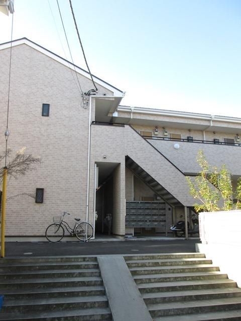 エントランス　★日大学生お勧め物件！広いロフト付き！駅近くて通学も買い物…