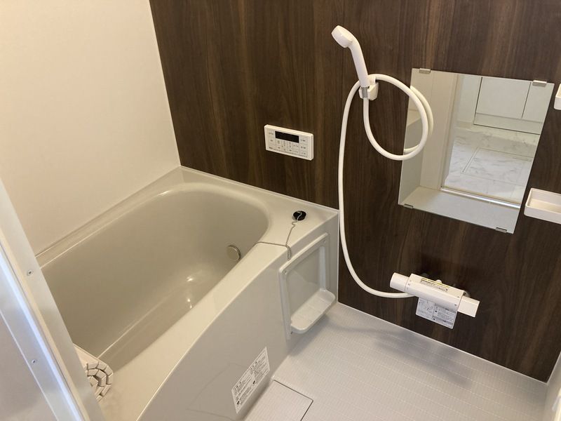 バス・シャワールーム　別部屋参考写真となります