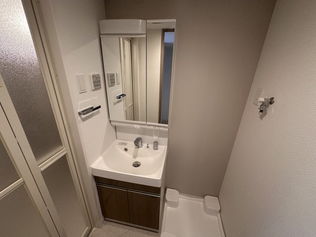 洗面設備　スペースが確保できる洗面所です