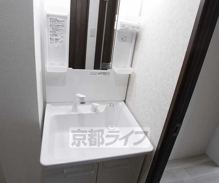 洗面設備　洗面台です。