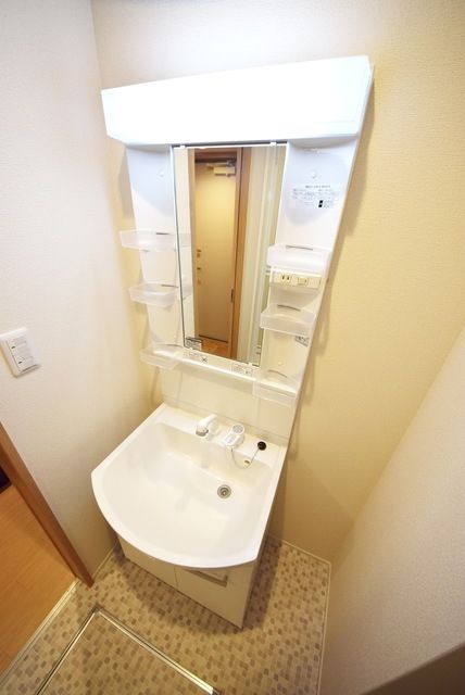 洗面設備　★★収納豊富★★