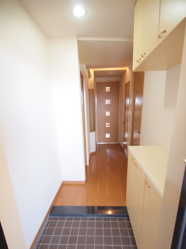 玄関　明るい玄関でお出迎え