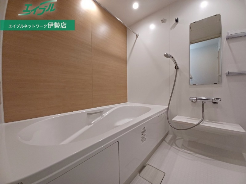 バス・シャワールーム　同タイプの写真です