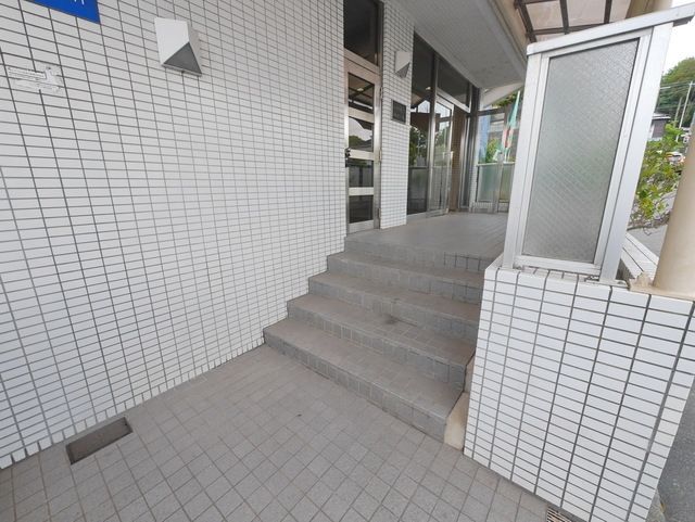 エントランス　★お問い合わせはタウンハウジング聖蹟桜ヶ丘店まで★