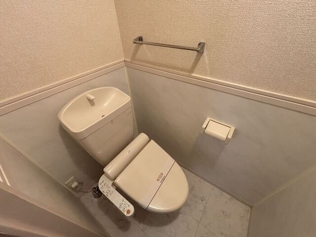 トイレ　温水洗浄暖房便座