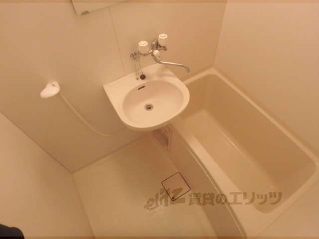 バス・シャワールーム　バス