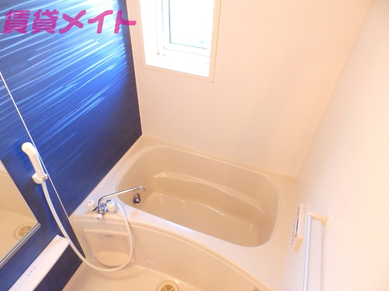 バス・シャワールーム　同型反転参考写真です。