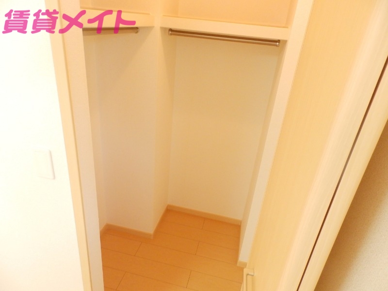 収納　同型反転参考写真です。