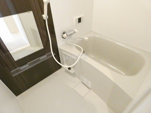 バス・シャワールーム　浴室乾燥機付きのお風呂