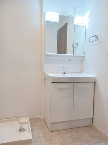 洗面設備　独立洗面台です