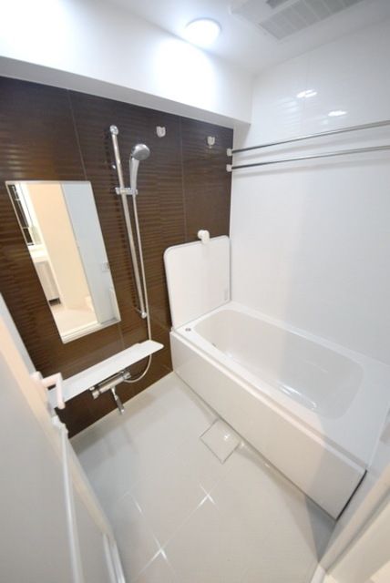 バス・シャワールーム　★嬉しい追い焚き付きのバスルームです★