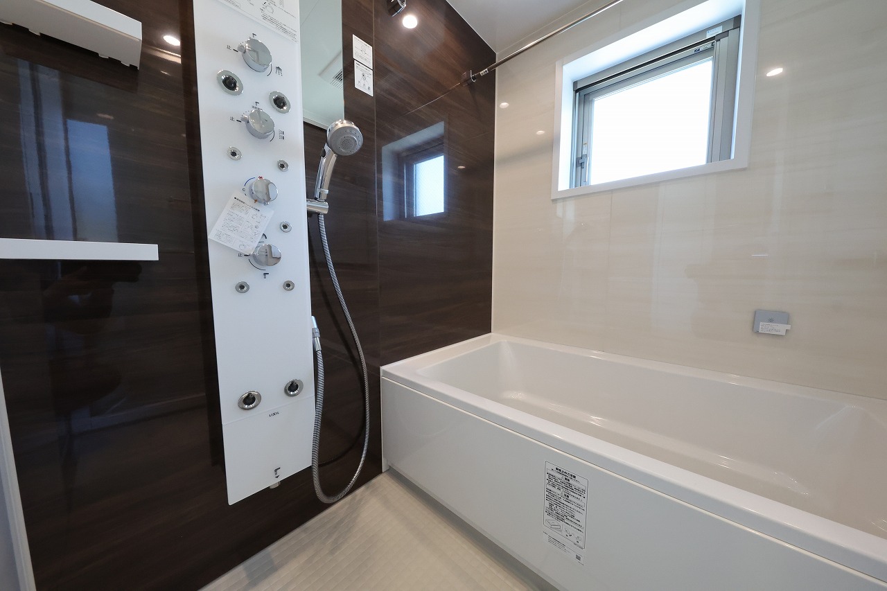 バス・シャワールーム　バス