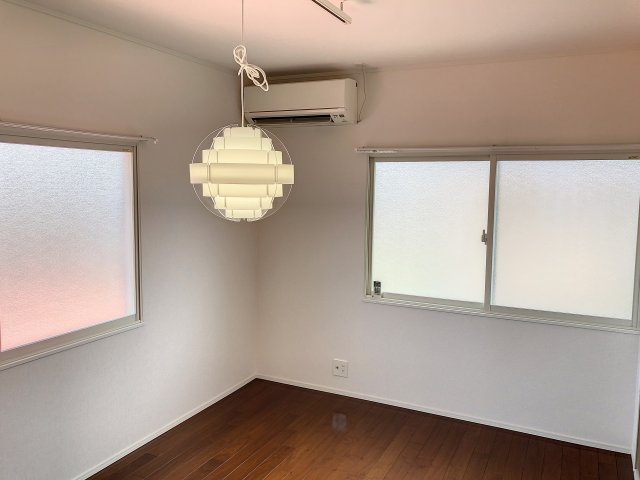 居室・リビング　個人の部屋や寝室として使える洋室です