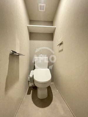 トイレ　リヴェント難波ウエスト　温水洗浄便座